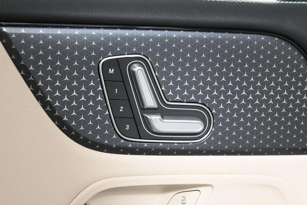 new 2025 Mercedes-Benz GLB 250 car, priced at $46,550