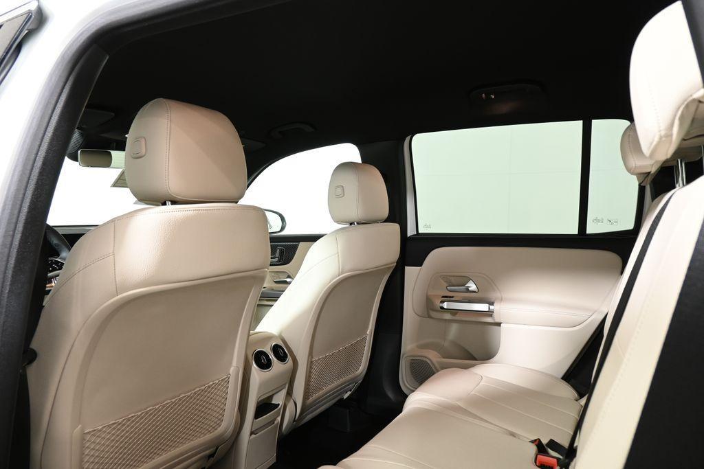 new 2025 Mercedes-Benz GLB 250 car, priced at $46,550