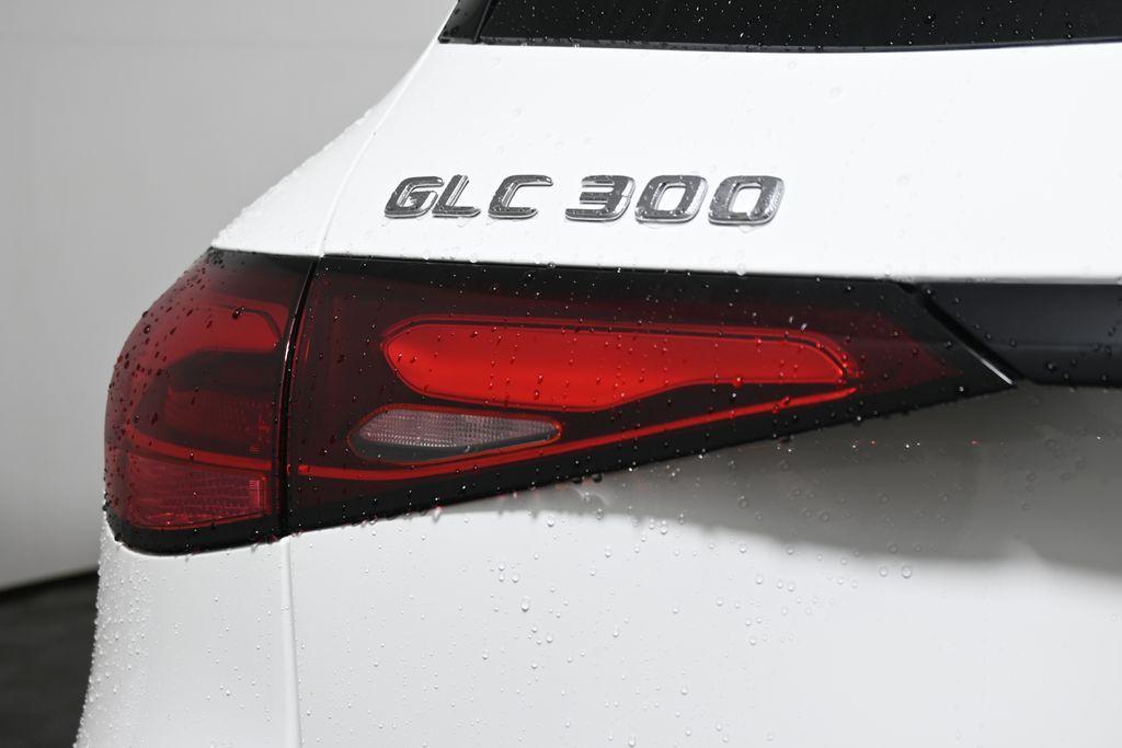 new 2026 Mercedes-Benz GLC 300 car