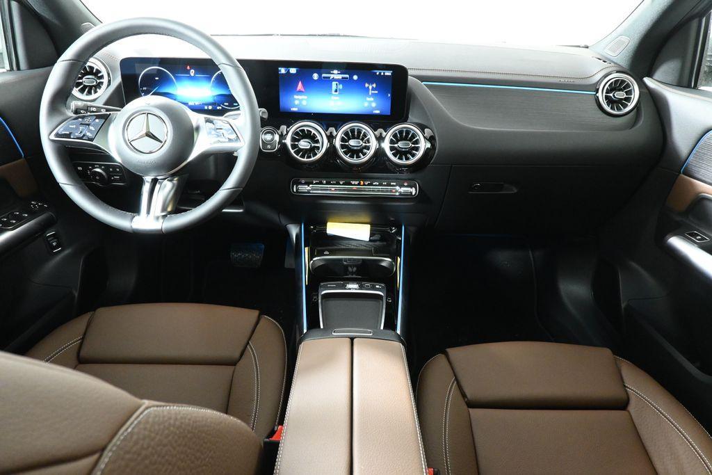 new 2025 Mercedes-Benz GLA 250 car, priced at $53,290