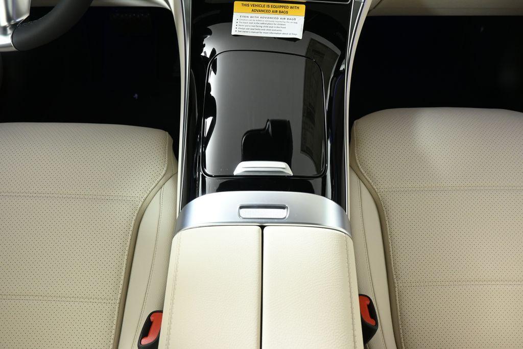 new 2025 Mercedes-Benz GLC 300 car, priced at $60,155