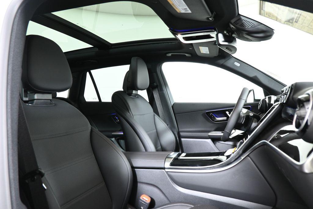 new 2025 Mercedes-Benz GLC 300 car, priced at $55,095
