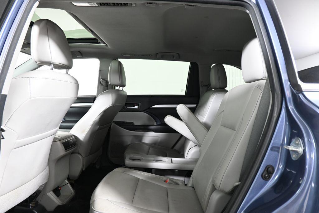 used 2016 Toyota Highlander car, priced at $13,995