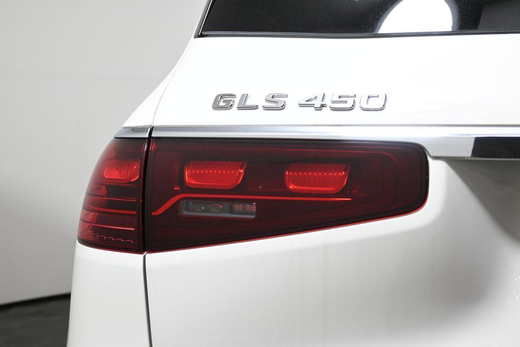 new 2025 Mercedes-Benz GLS 450 car, priced at $91,800