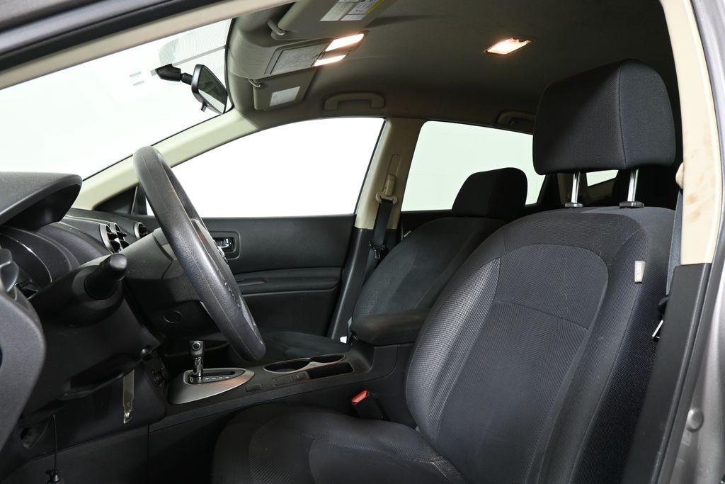 used 2015 Nissan Rogue Select car, priced at $10,000