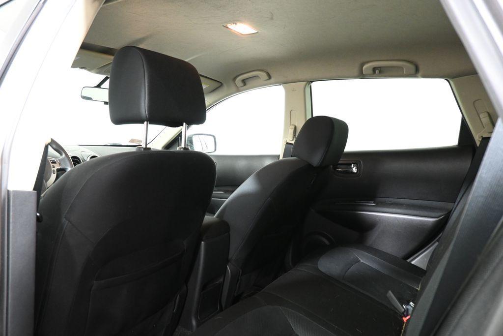used 2015 Nissan Rogue Select car, priced at $10,000