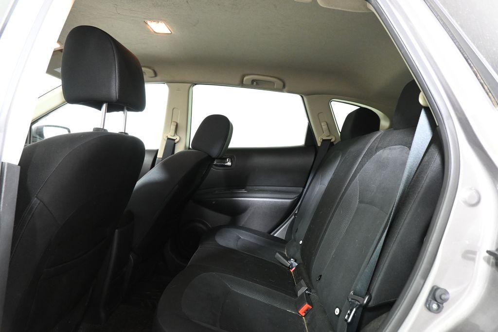 used 2015 Nissan Rogue Select car, priced at $10,000