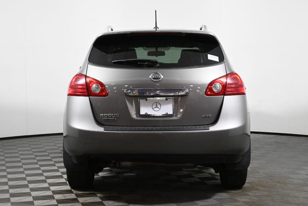 used 2015 Nissan Rogue Select car, priced at $10,000