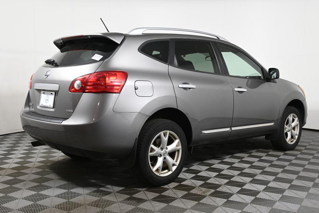 used 2015 Nissan Rogue Select car, priced at $10,000