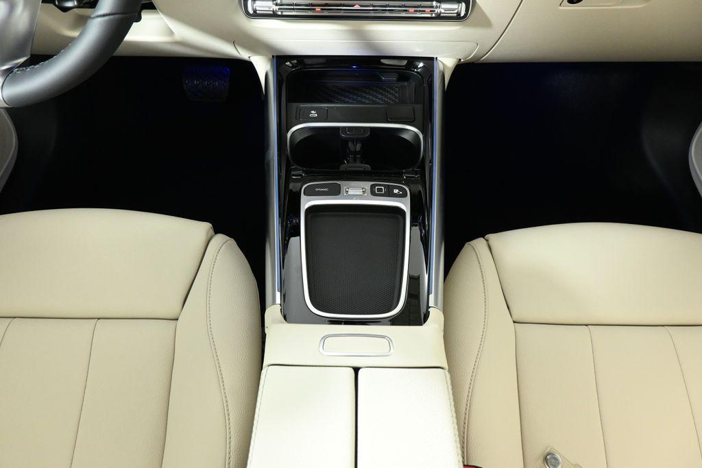 new 2025 Mercedes-Benz GLA 250 car, priced at $48,495