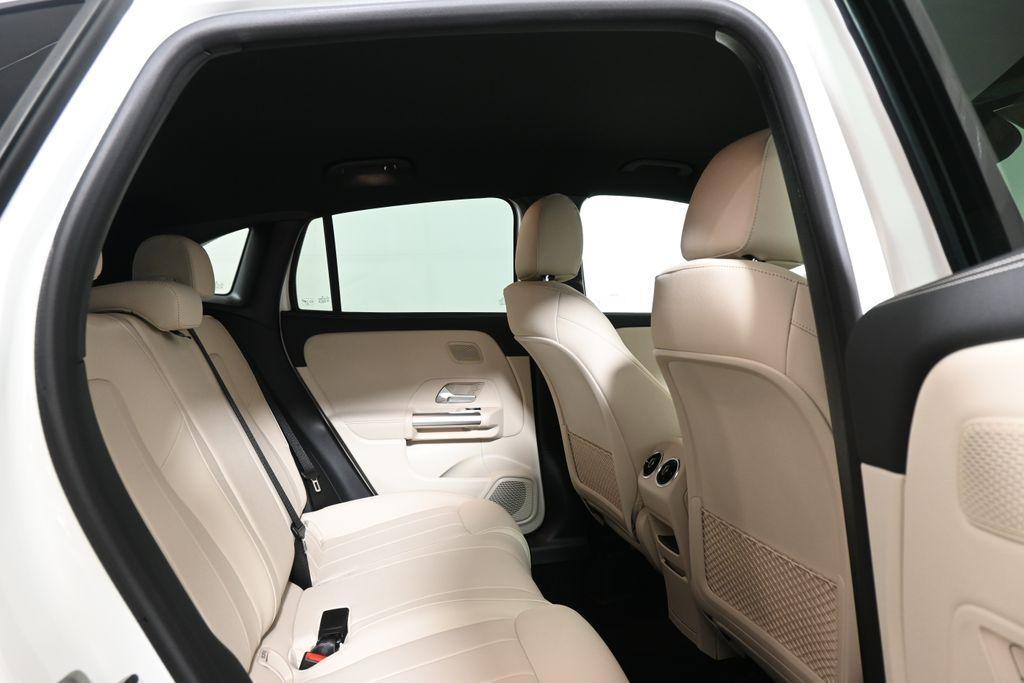 new 2025 Mercedes-Benz GLA 250 car, priced at $48,495