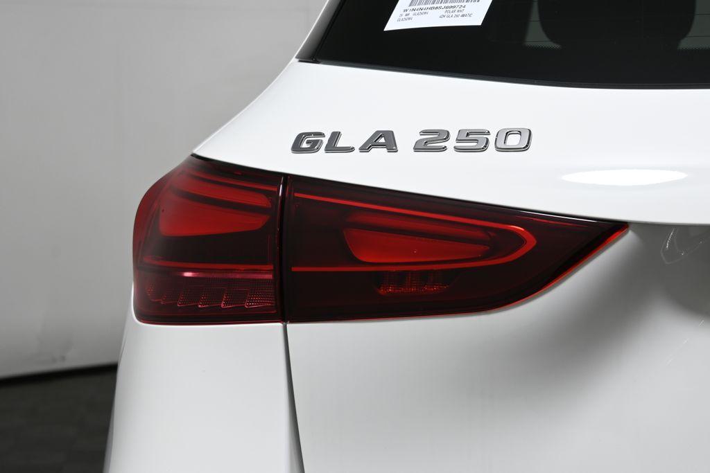 new 2025 Mercedes-Benz GLA 250 car, priced at $48,495