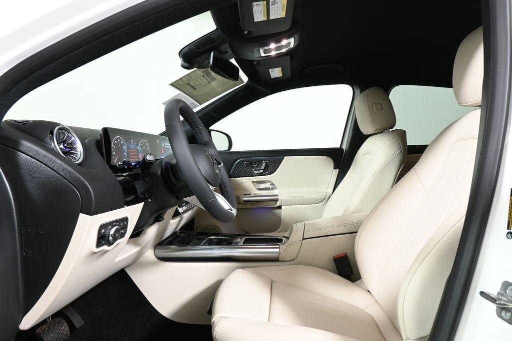 new 2025 Mercedes-Benz GLA 250 car, priced at $48,495