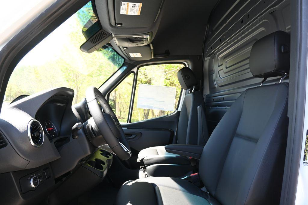 new 2025 Mercedes-Benz Sprinter 2500 car, priced at $65,974
