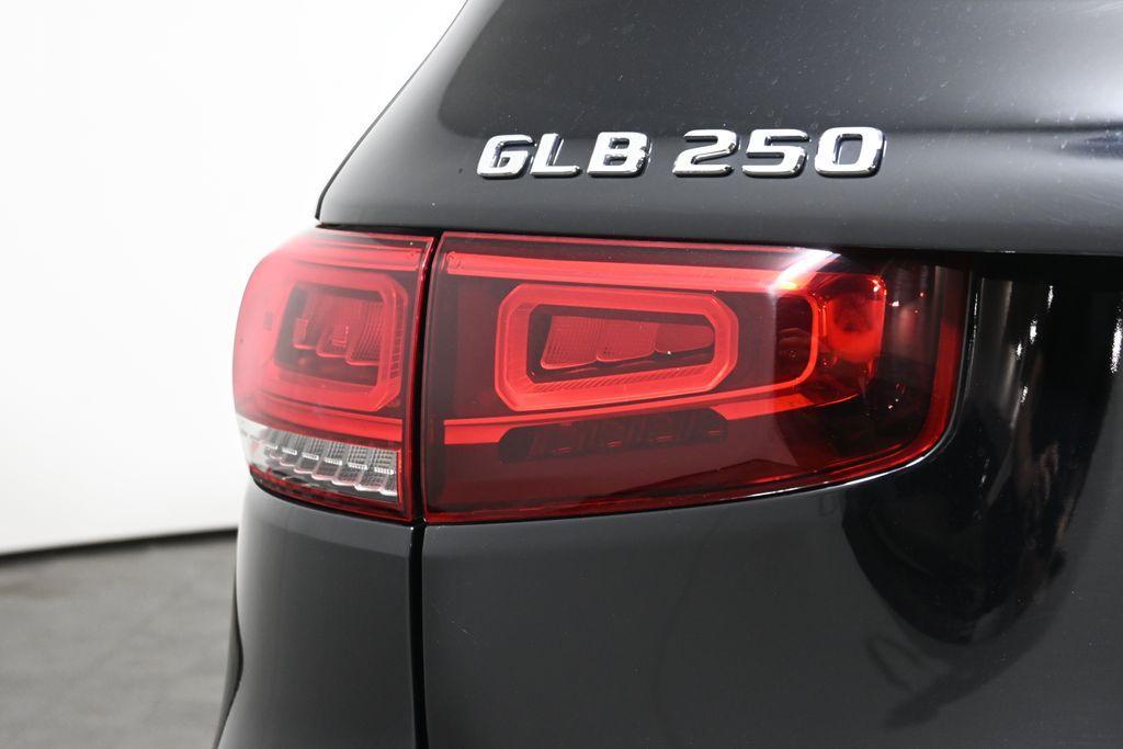 used 2020 Mercedes-Benz GLB 250 car, priced at $26,995