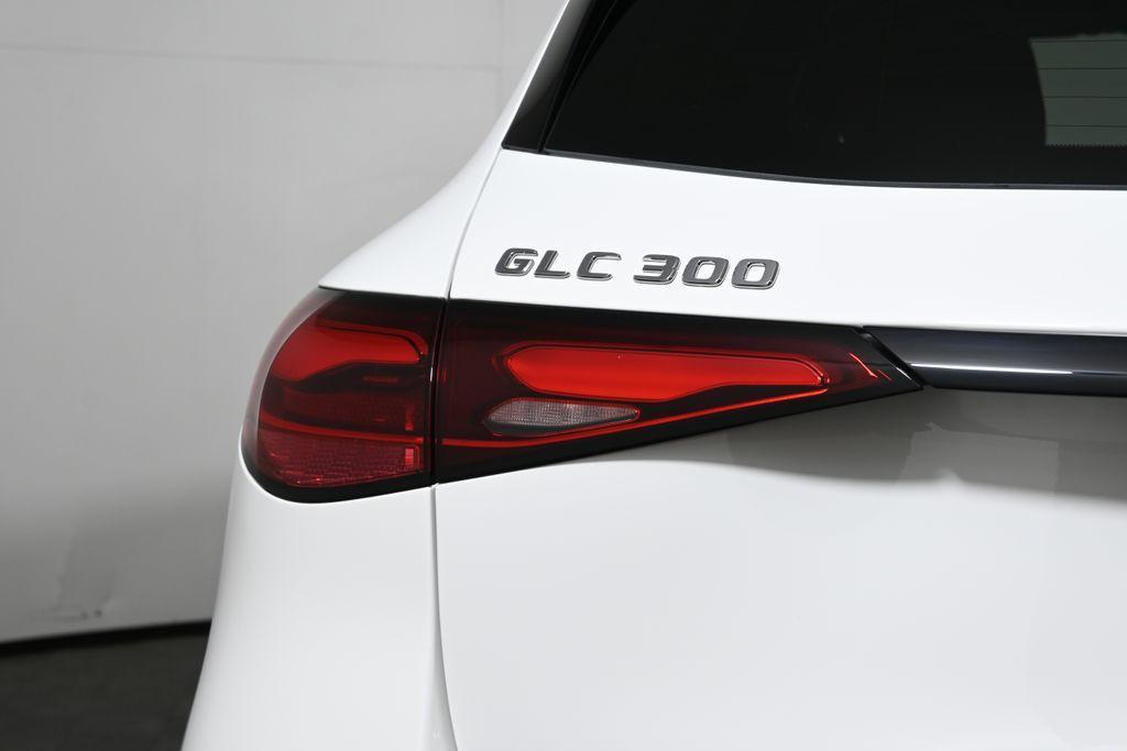 new 2025 Mercedes-Benz GLC 300 car, priced at $56,385