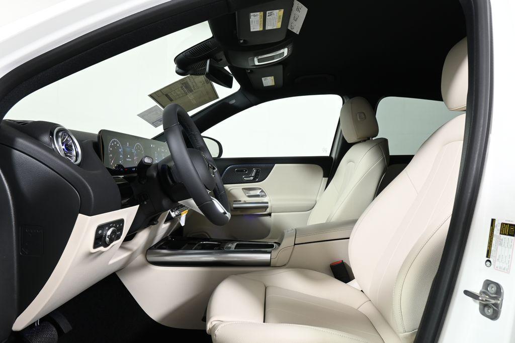new 2025 Mercedes-Benz GLA 250 car, priced at $47,295