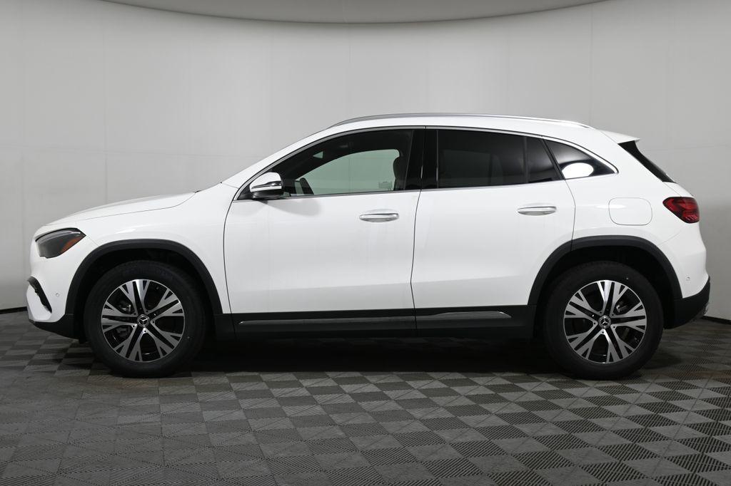 new 2025 Mercedes-Benz GLA 250 car, priced at $47,295