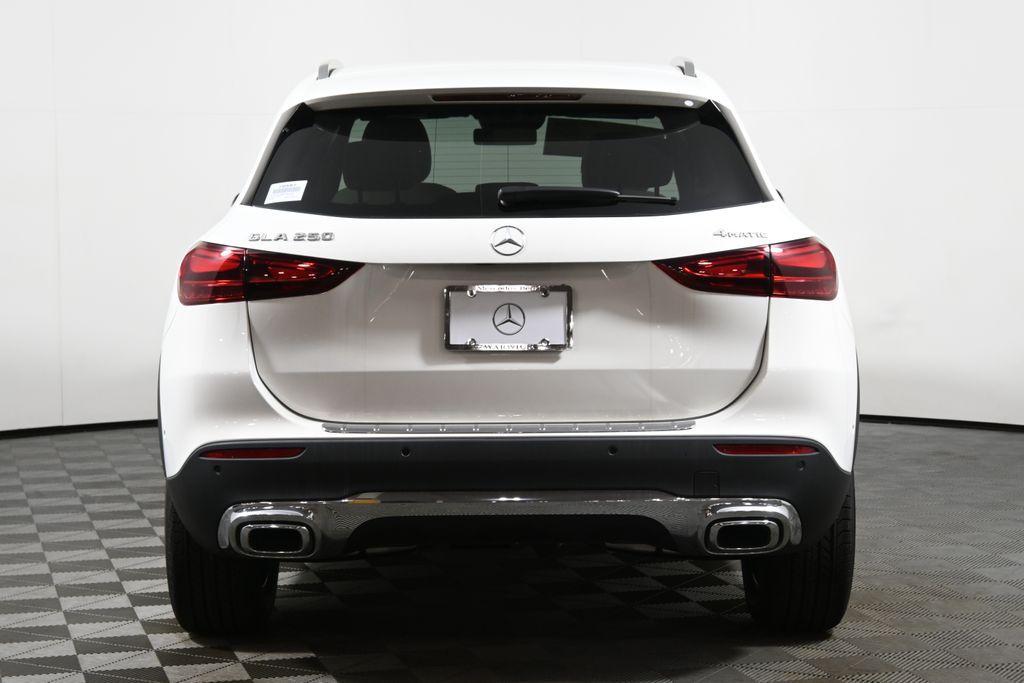 new 2025 Mercedes-Benz GLA 250 car, priced at $47,295
