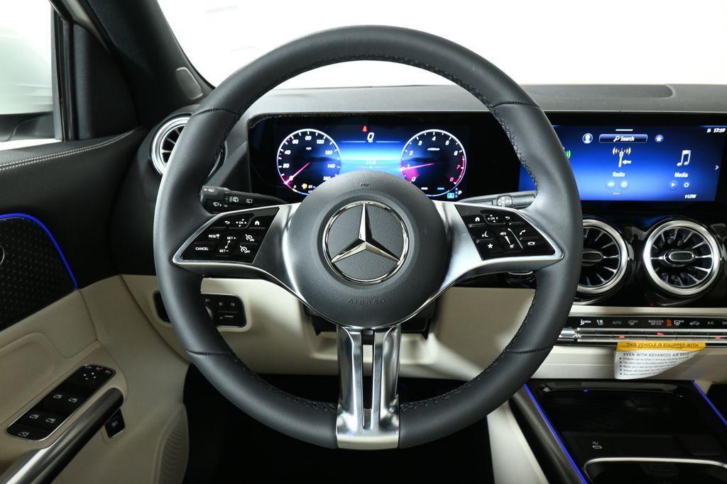 new 2025 Mercedes-Benz GLA 250 car, priced at $47,295