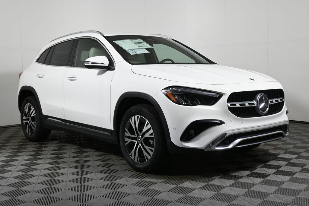 new 2025 Mercedes-Benz GLA 250 car, priced at $47,295