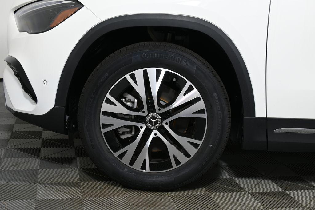new 2025 Mercedes-Benz GLA 250 car, priced at $47,295