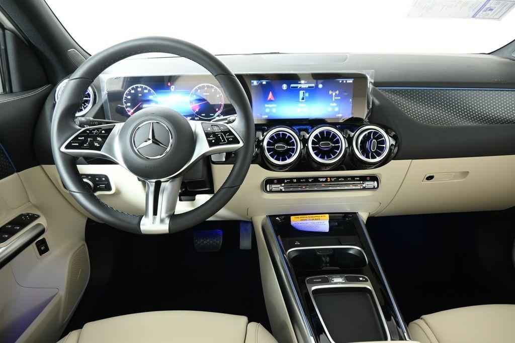 new 2025 Mercedes-Benz GLA 250 car, priced at $47,895