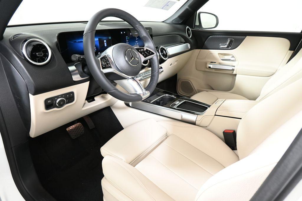 new 2025 Mercedes-Benz GLB 250 car, priced at $46,550