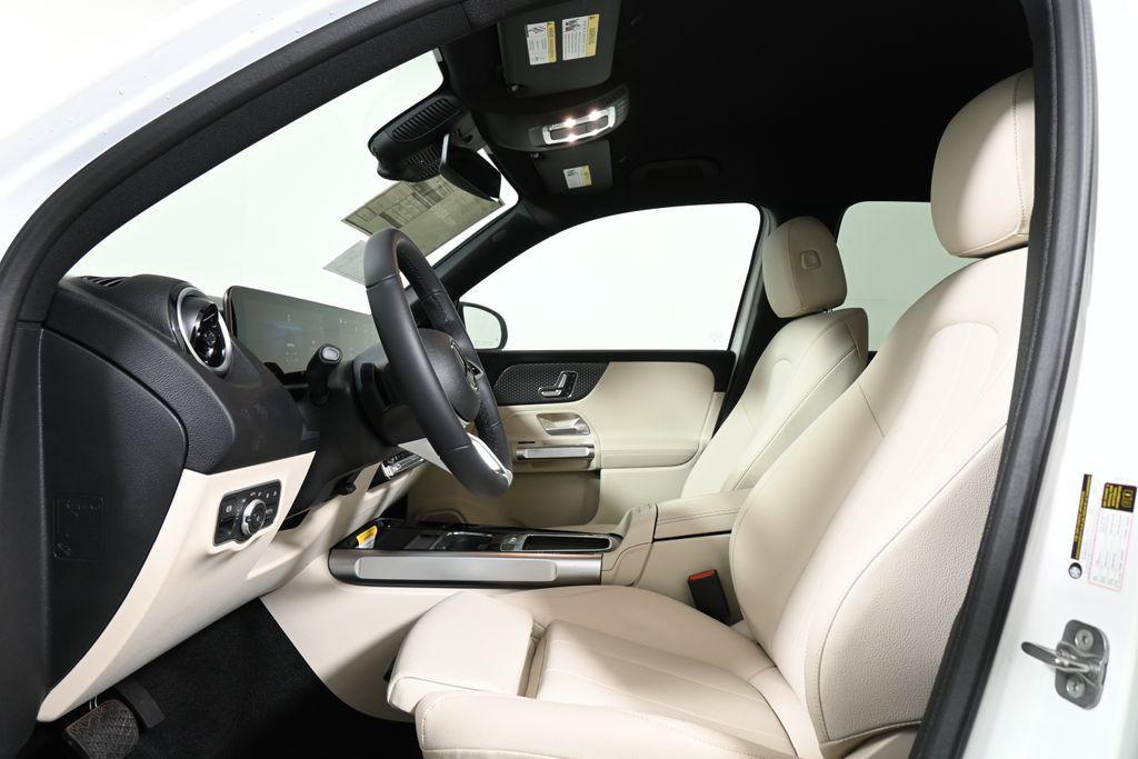 new 2025 Mercedes-Benz GLB 250 car, priced at $46,550