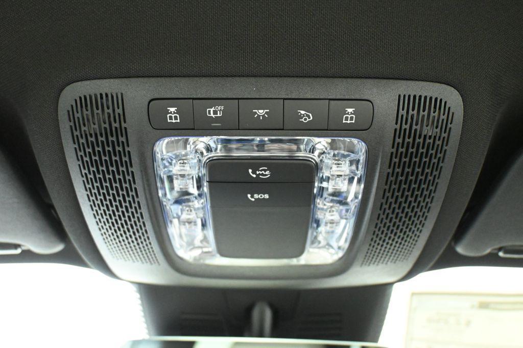 new 2025 Mercedes-Benz GLB 250 car, priced at $46,550