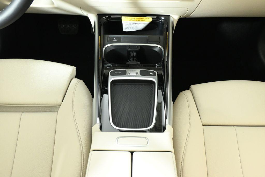 new 2025 Mercedes-Benz GLB 250 car, priced at $46,550