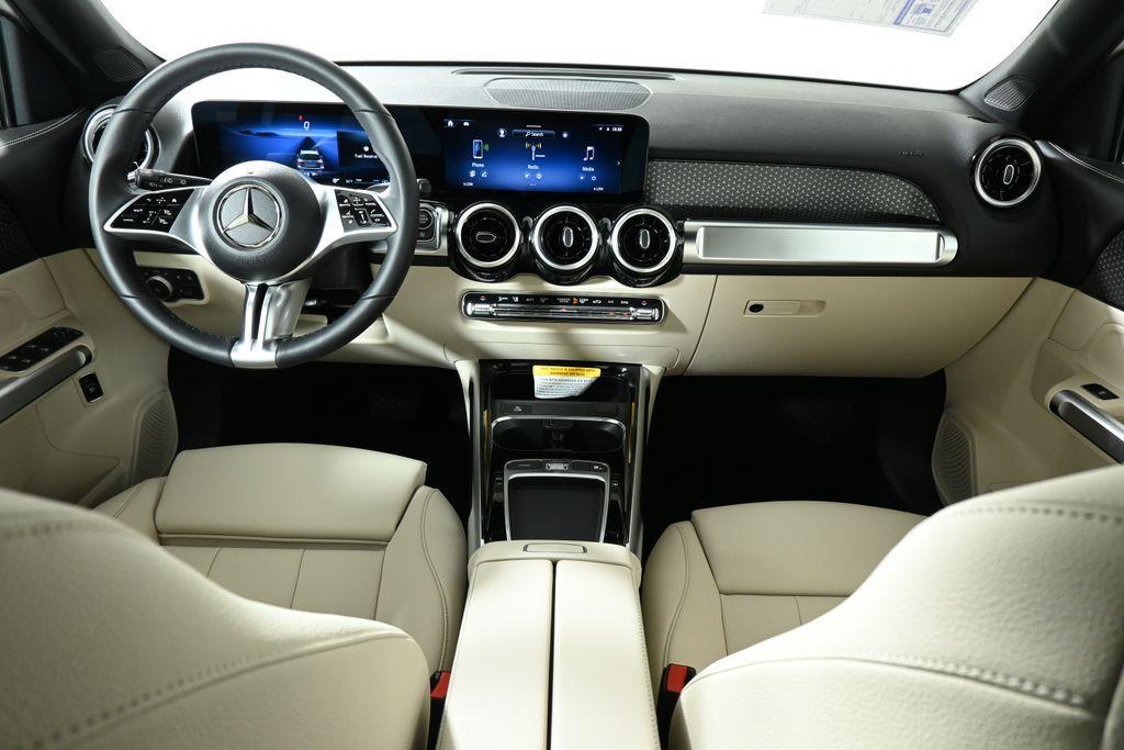 new 2025 Mercedes-Benz GLB 250 car, priced at $46,550