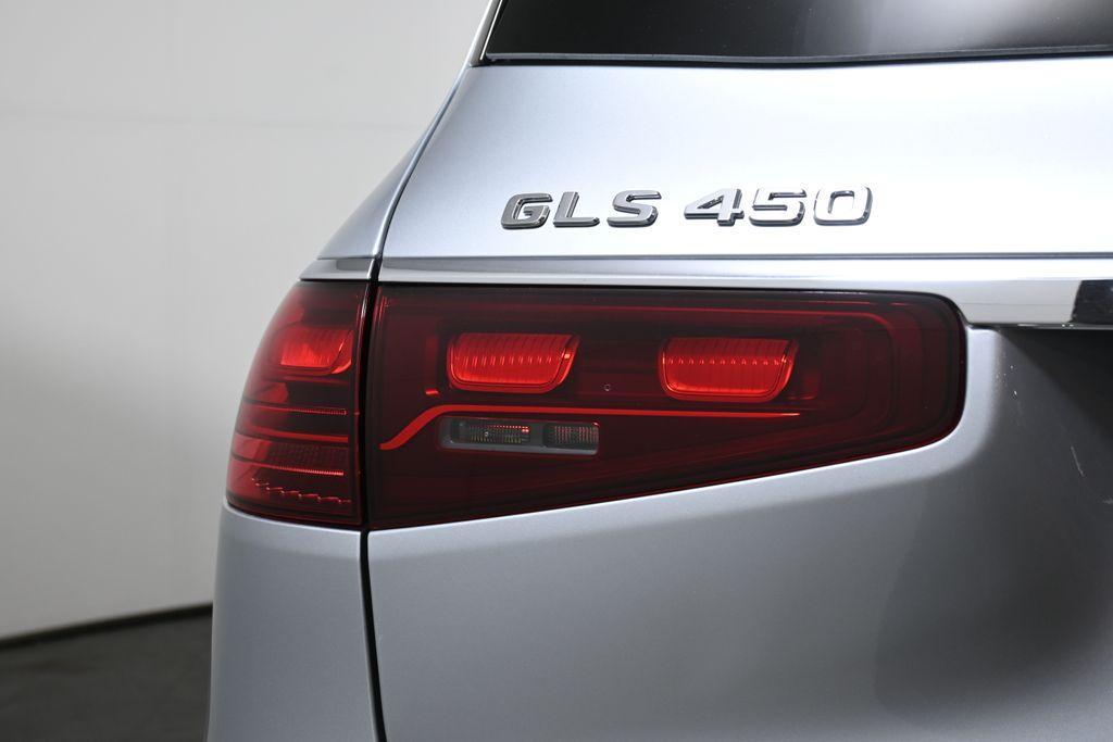 new 2026 Mercedes-Benz GLS 450 car