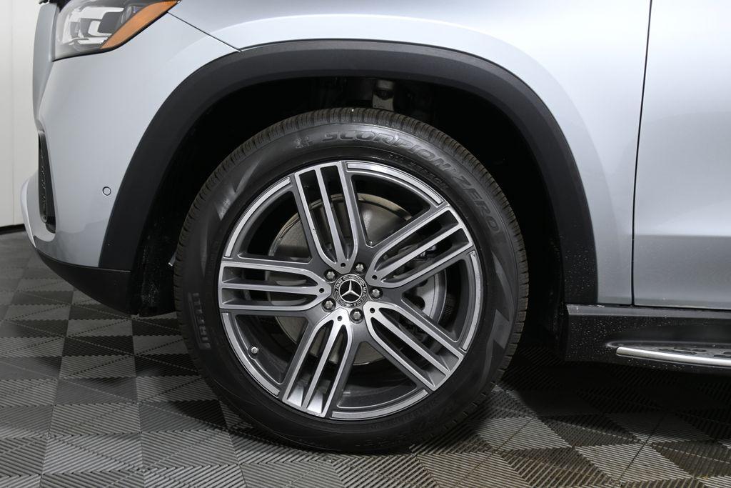 new 2026 Mercedes-Benz GLS 450 car