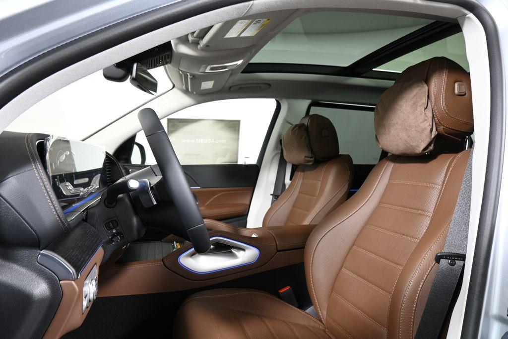 new 2026 Mercedes-Benz GLS 450 car