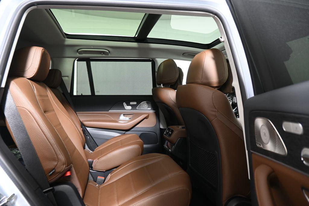 new 2026 Mercedes-Benz GLS 450 car