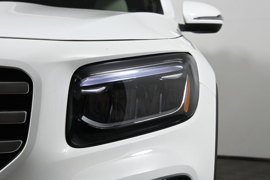 new 2025 Mercedes-Benz GLB 250 car, priced at $51,670