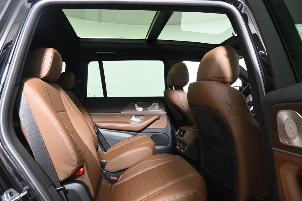 new 2025 Mercedes-Benz GLS 450 car, priced at $96,165