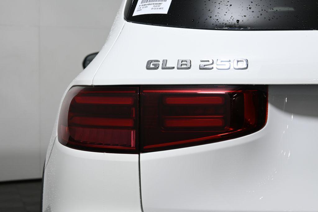 new 2025 Mercedes-Benz GLB 250 car, priced at $49,959