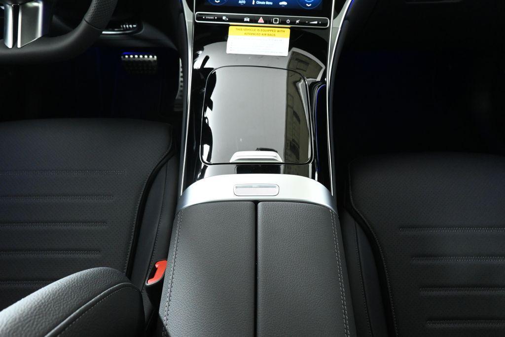 new 2025 Mercedes-Benz GLC 300 car, priced at $61,435