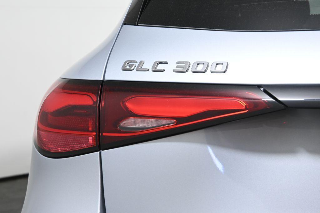new 2025 Mercedes-Benz GLC 300 car, priced at $61,435