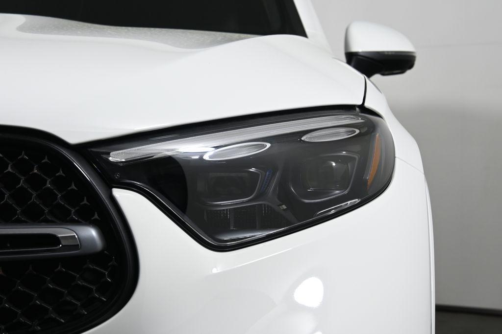 new 2025 Mercedes-Benz GLC 300 car, priced at $66,585