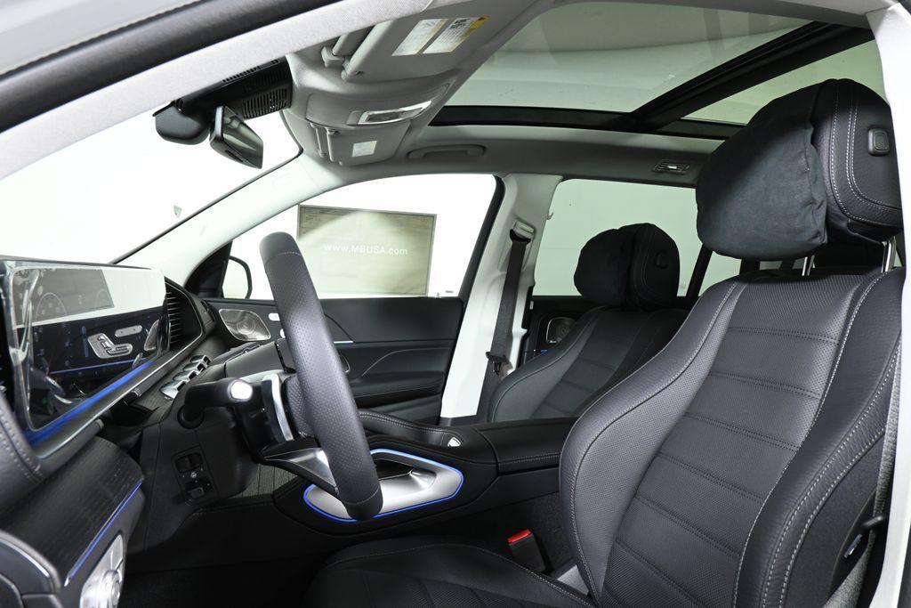 new 2025 Mercedes-Benz GLS 450 car, priced at $101,830