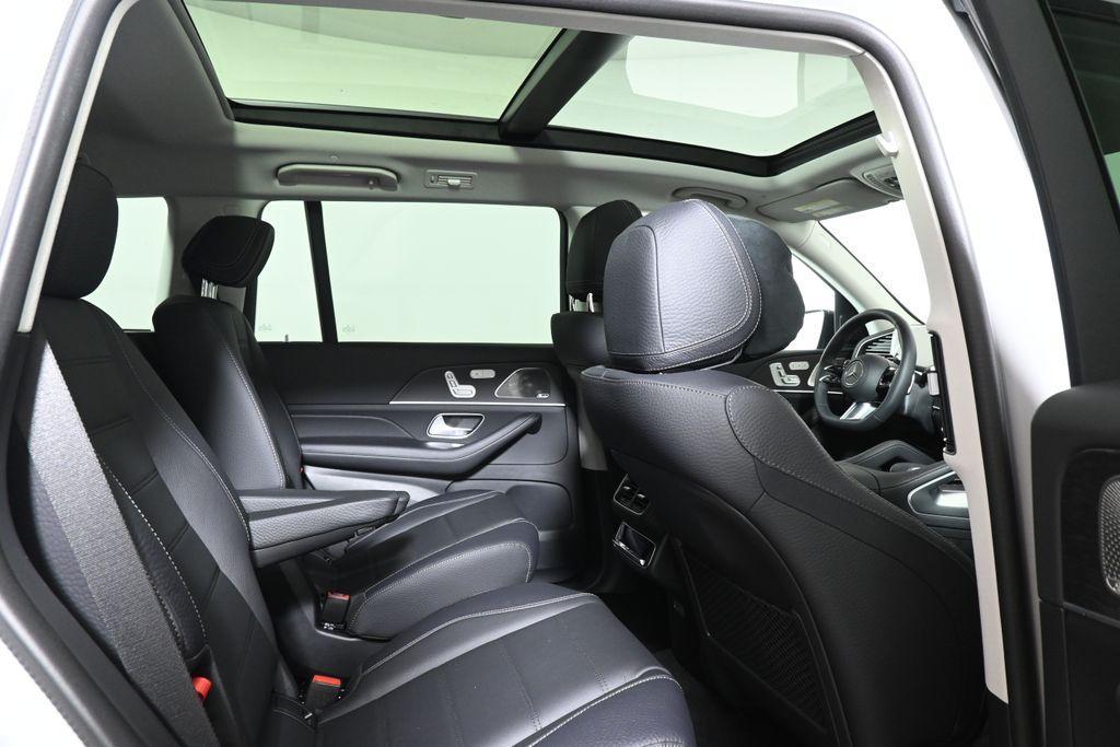 new 2025 Mercedes-Benz GLS 450 car, priced at $101,830