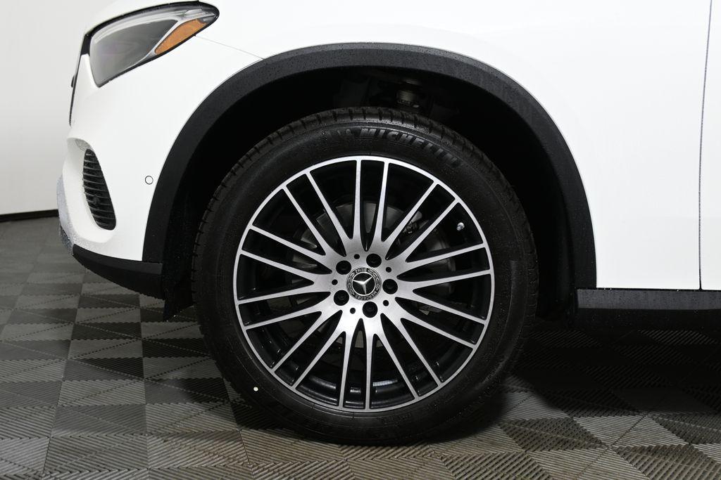 new 2025 Mercedes-Benz GLC 300 car, priced at $60,415