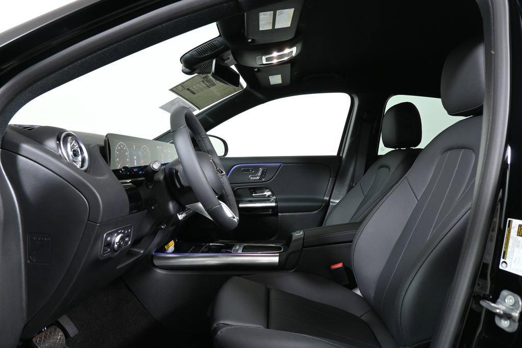new 2025 Mercedes-Benz GLA 250 car, priced at $47,295