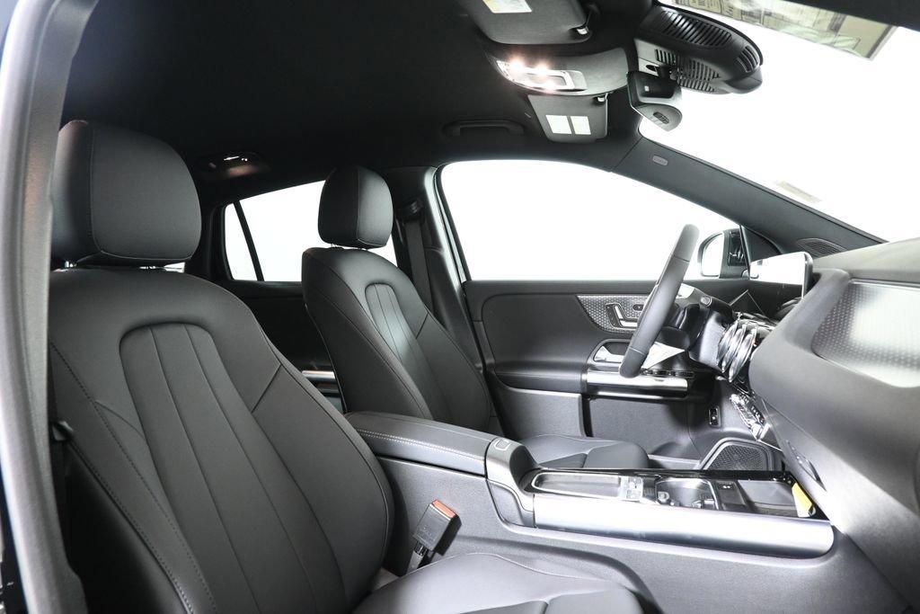 new 2025 Mercedes-Benz GLA 250 car, priced at $47,295