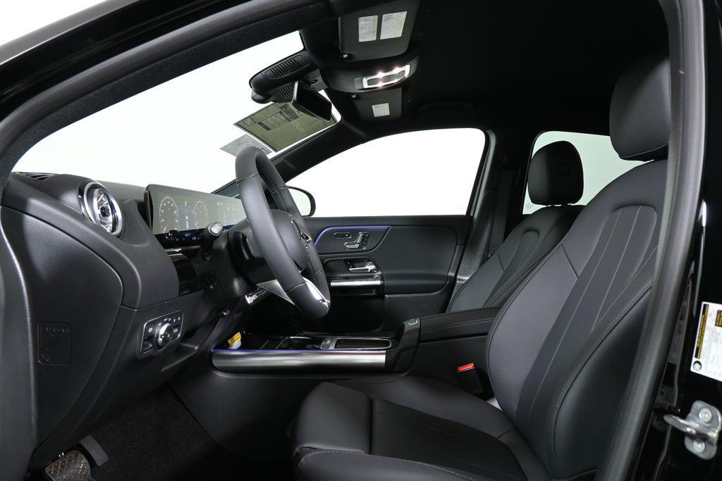 new 2025 Mercedes-Benz GLA 250 car, priced at $47,295