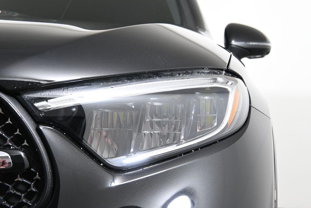 new 2025 Mercedes-Benz GLC 300 car, priced at $60,905