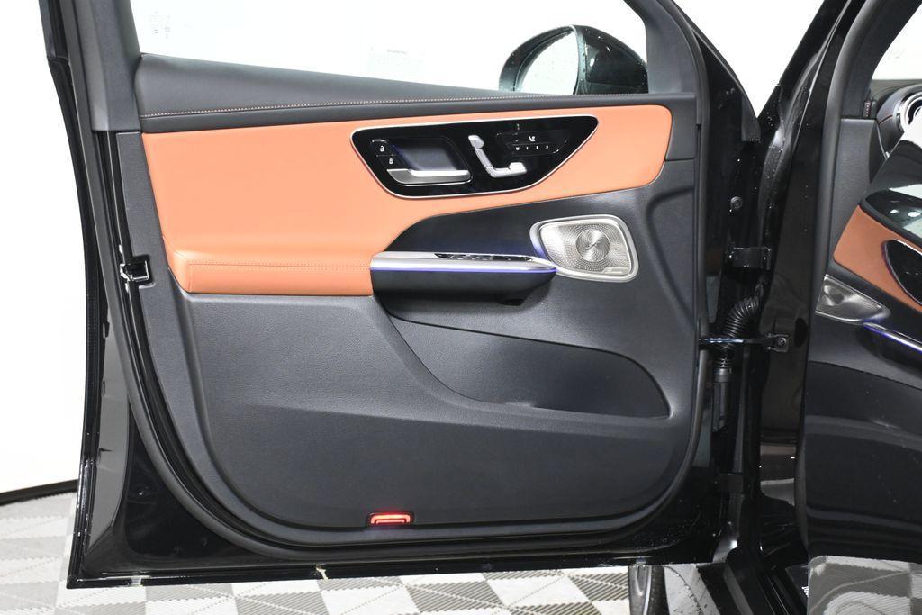 new 2025 Mercedes-Benz GLC 300 car, priced at $60,905
